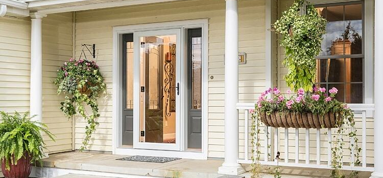 screen door installation in Schaumburg, Illinois
