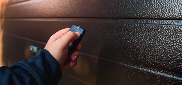 automatic door opener with remote control in Schaumburg, Illinois