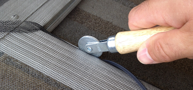metal screen door repair in Schaumburg, Illinois